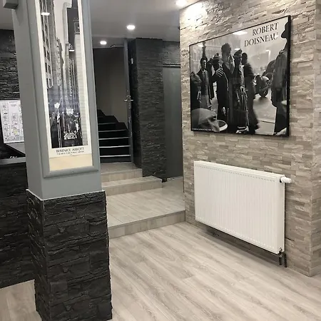 巴黎克罗采酒店 2* 巴黎
