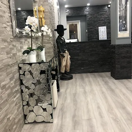 Ξενοδοχείο Clauzel 2*