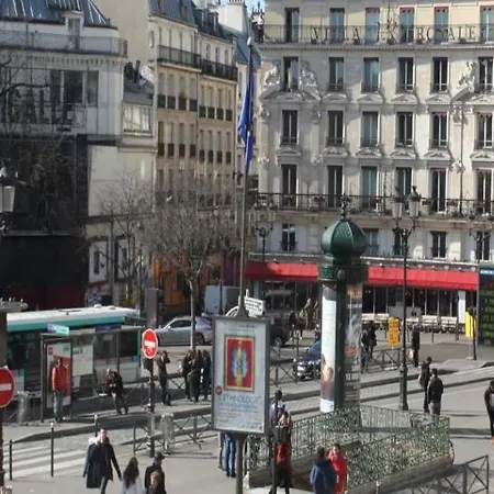 巴黎克罗采酒店 2*